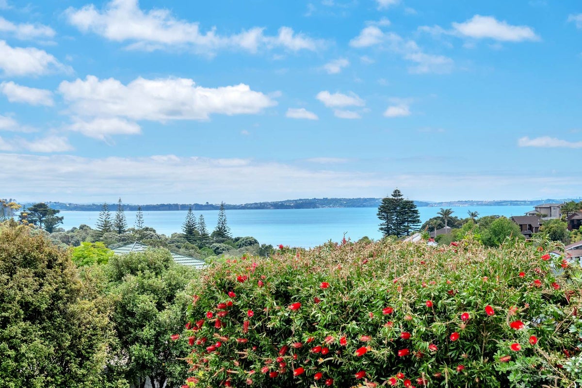 2/18 Long Bay Drive, Torbay, Auckland - Carousel 60