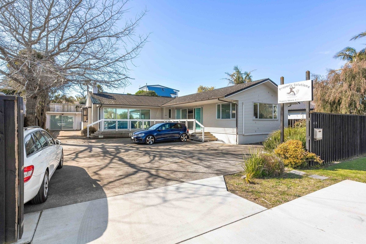 43 Maranui Street, Mount Maunganui, Mount Maunganui - Carousel 2