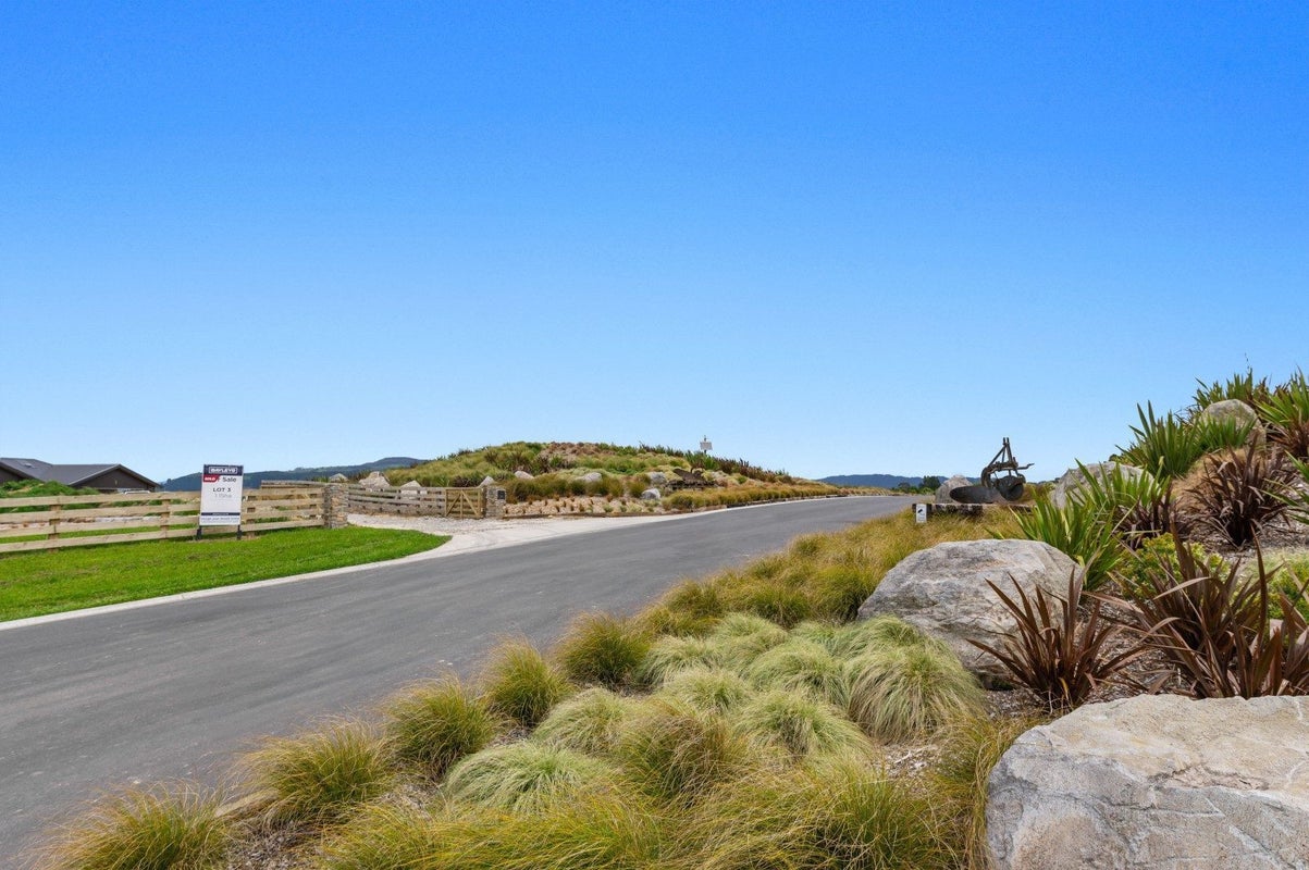 14 Dibley Drive, HAMURANA - Carousel 40