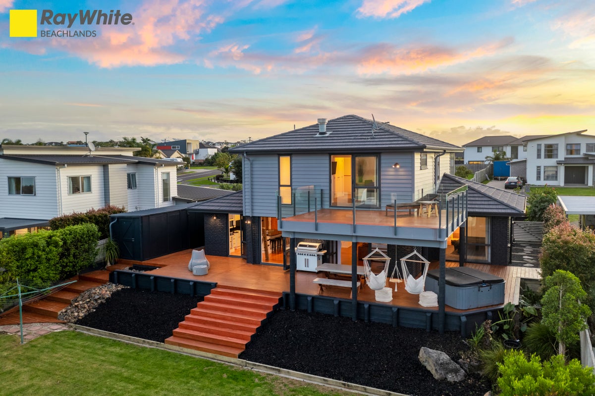 83 Liberty Crescent, Beachlands, Auckland - Carousel 1