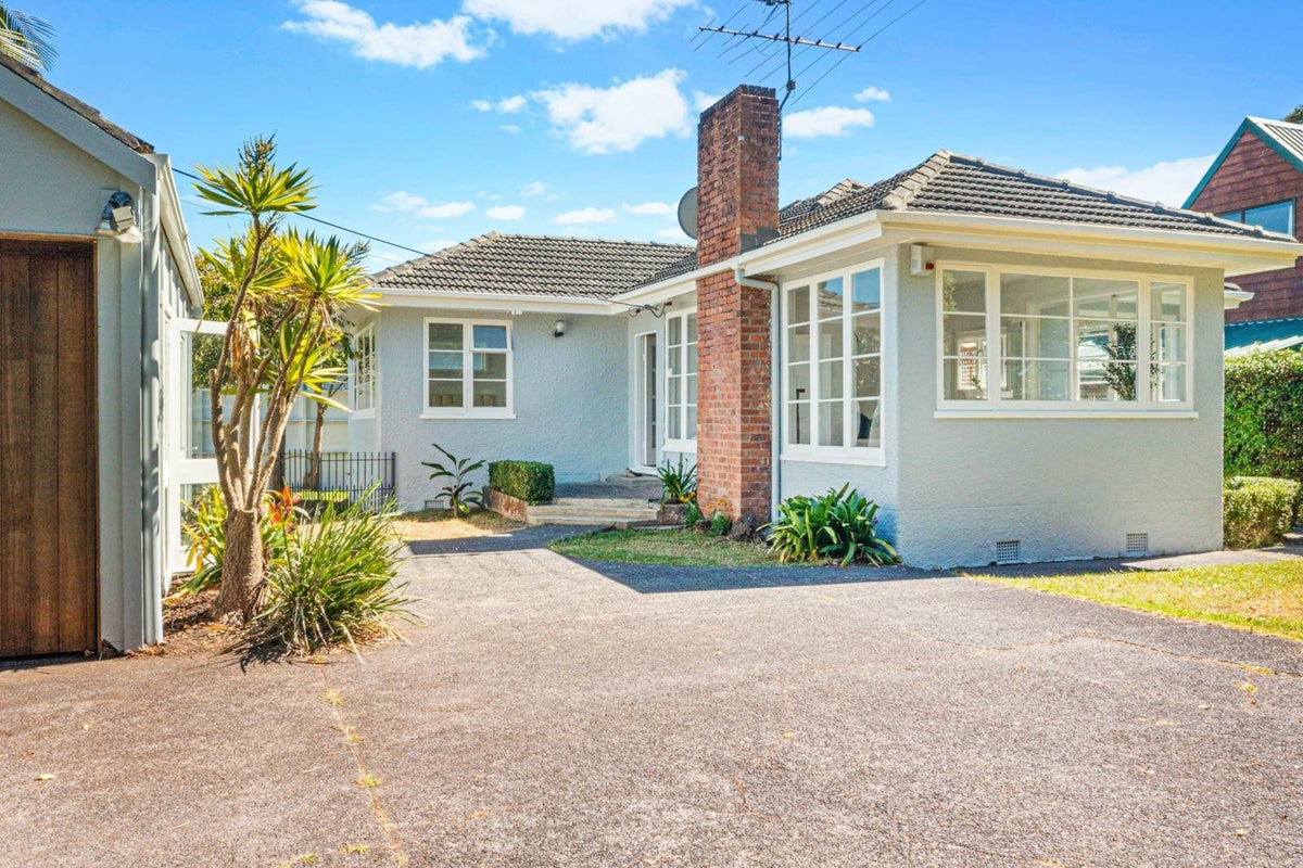 1/31 Alma Road, Milford, Auckland - Carousel 1
