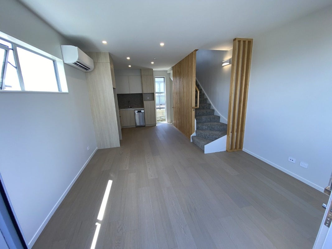 1/3 Willow Avenue, Birkenhead, Auckland - Carousel 2