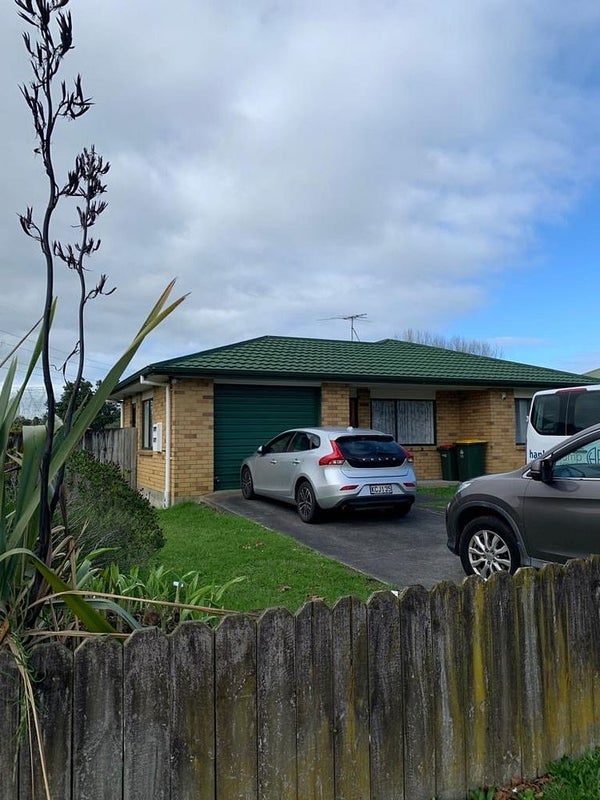 197 Te Irirangi Drive, Flat Bush, Auckland - Carousel 1