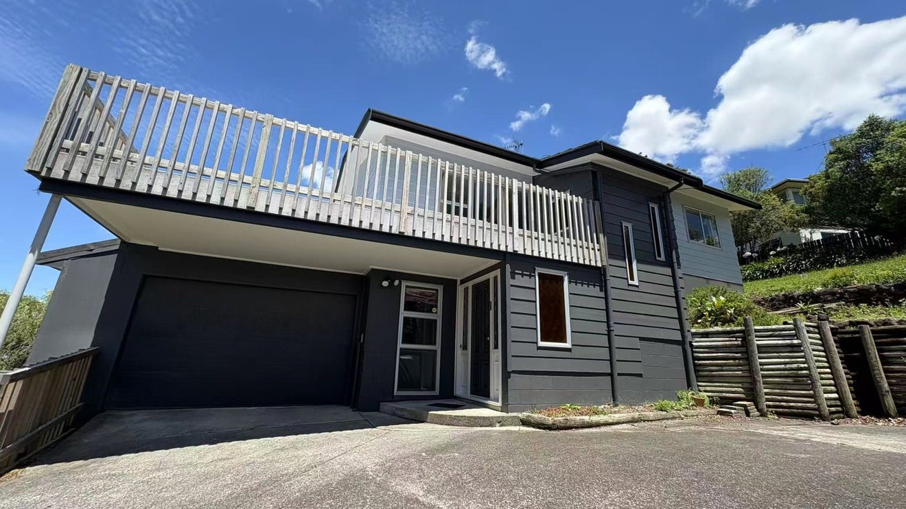 64 Oaktree Avenue, Browns Bay, Auckland - Carousel 1