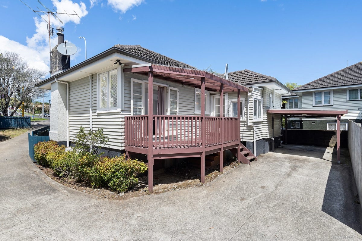 167 Hillsborough Road, Hillsborough, Auckland - Carousel 1