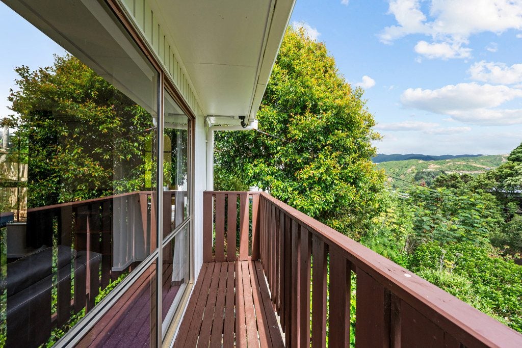 26A Liffey Crescent, Island Bay, Wellington - Carousel 2