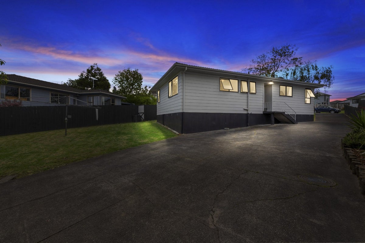 7 Holborn Place, Papatoetoe, Auckland - Carousel 2