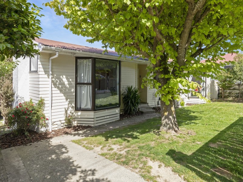 3 Gribble Grove, Stokes Valley, Lower Hutt - Carousel 1