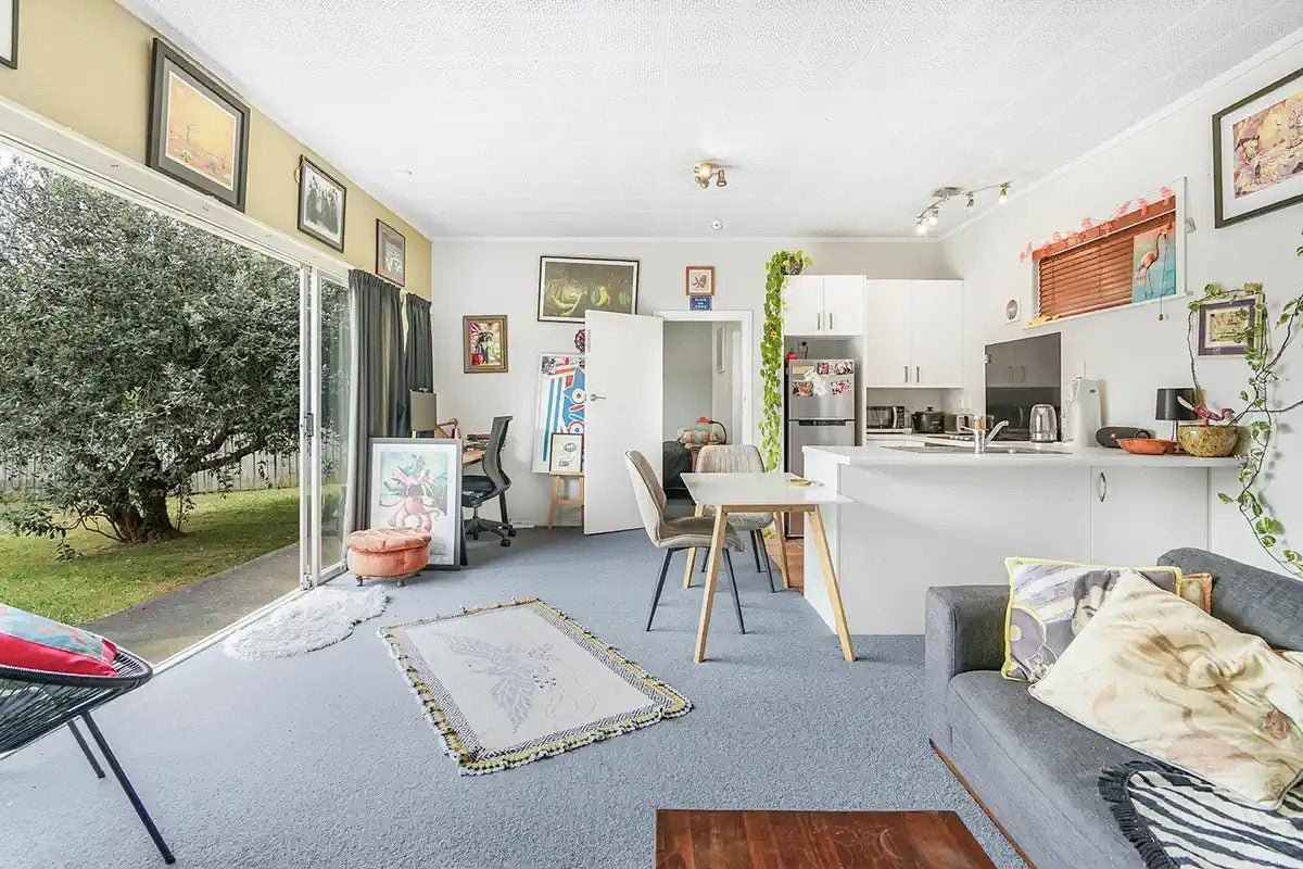 116 Forest Lake Road, Forest Lake, Hamilton - Carousel 1