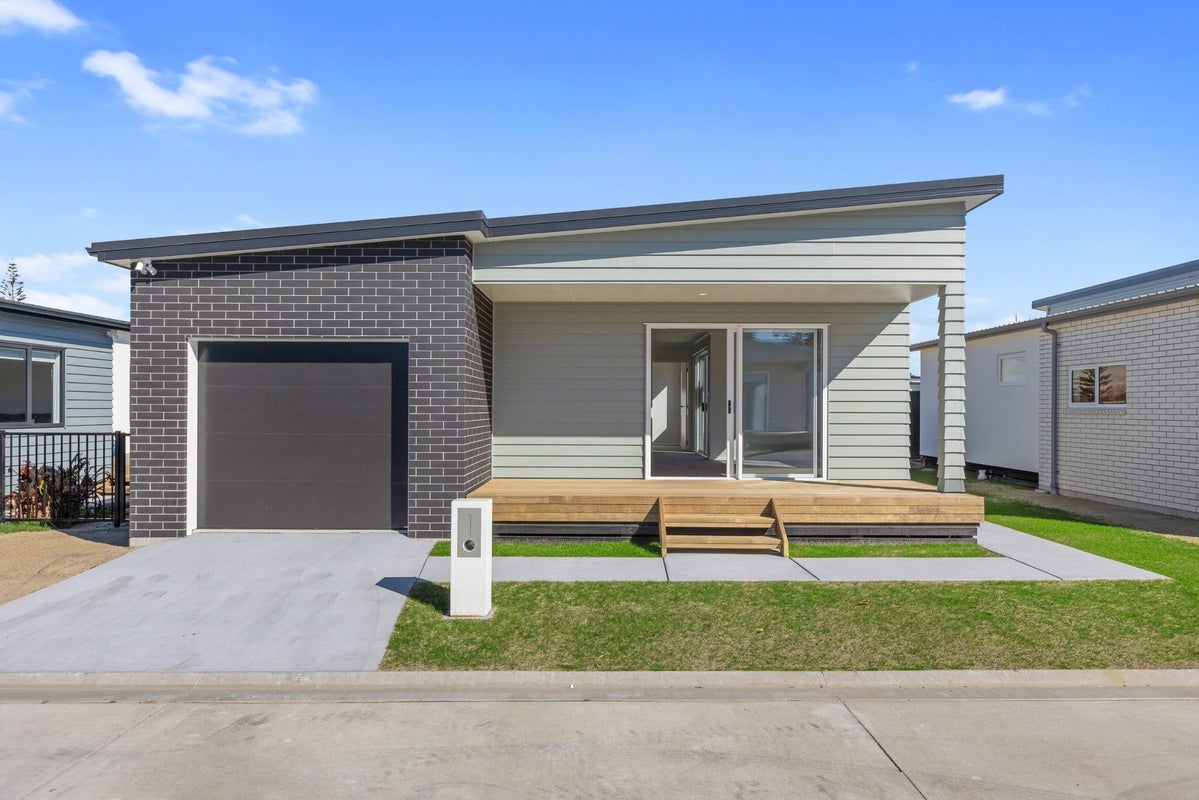 64 Riley Crescent, Papamoa Beach, Papamoa - Carousel 1