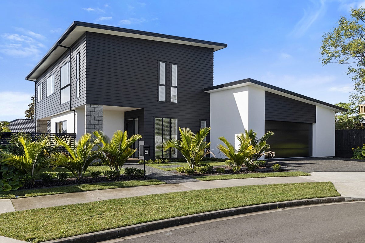 5 Vogue Circle, Vogeltown, New Plymouth - Carousel 1
