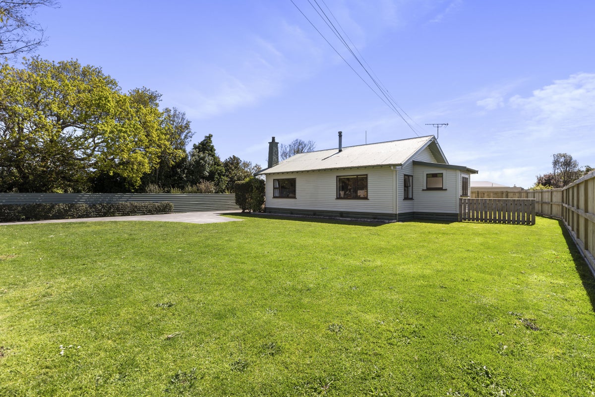 334 South Road, Hawera - Carousel 16