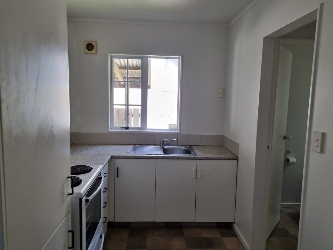 94A Rangituhi Crescent, Takapuwahia, Porirua - Carousel 2