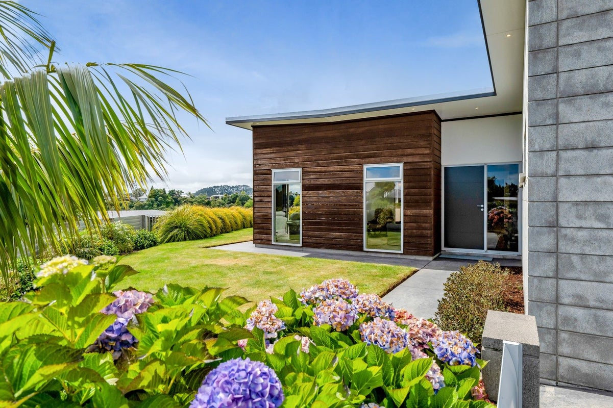 25 Aderman Place, Hurworth, New Plymouth - Carousel 2