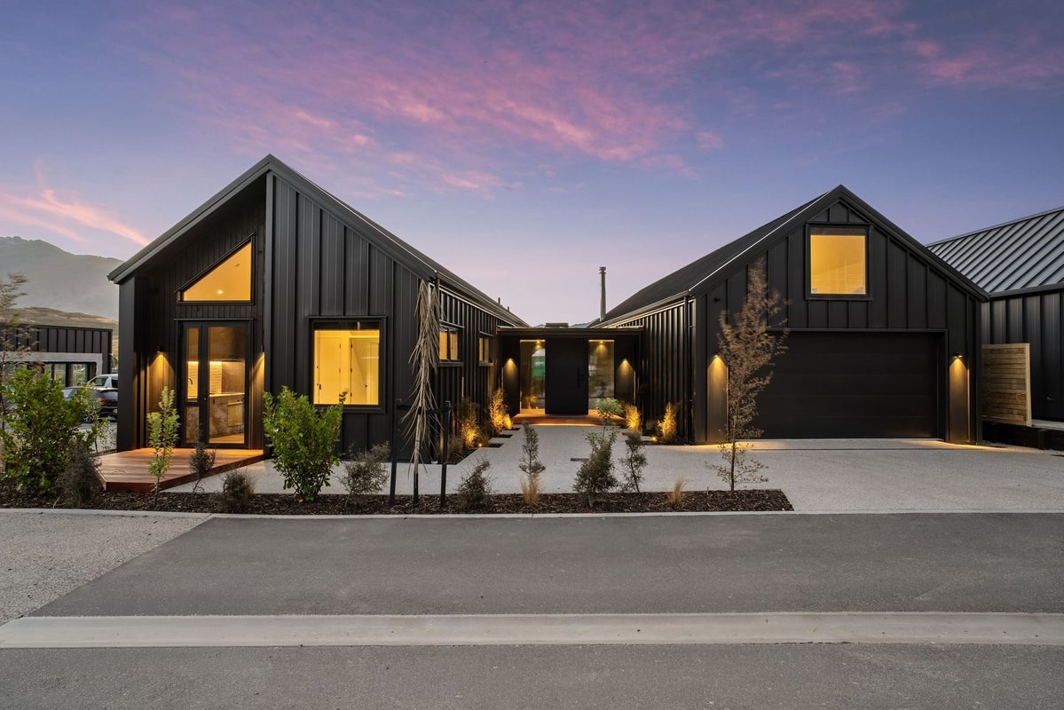 10 Taurus Lane, Jacks Point, Queenstown - Carousel 1
