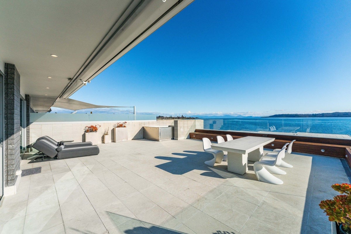 225 Lake Terrace, Waipahihi, Taupo - Carousel 1