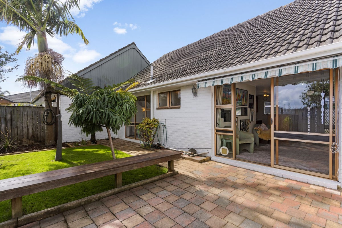 3/17 Abercrombie Street, Howick, Auckland - Carousel 1