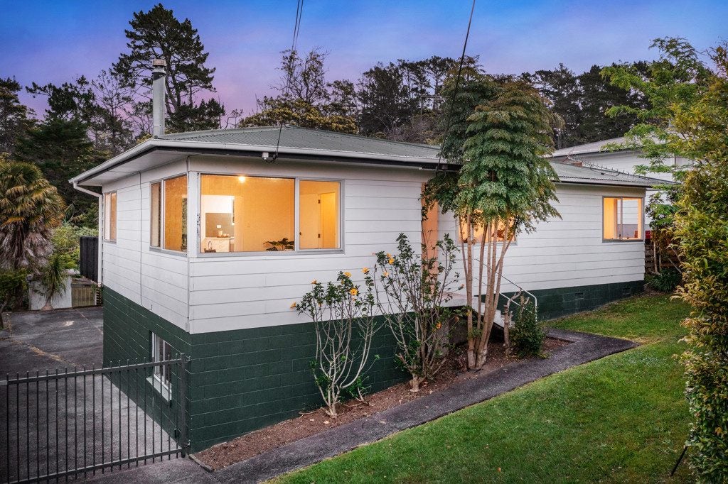 69 Pine Avenue, Henderson, Auckland - Carousel 1