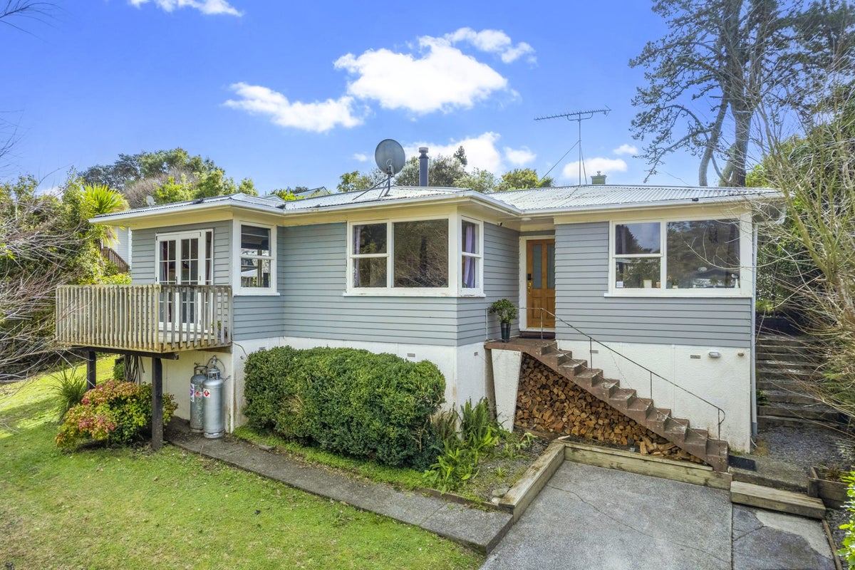 3 Mariana Place, Glen Eden, Auckland - Carousel 1