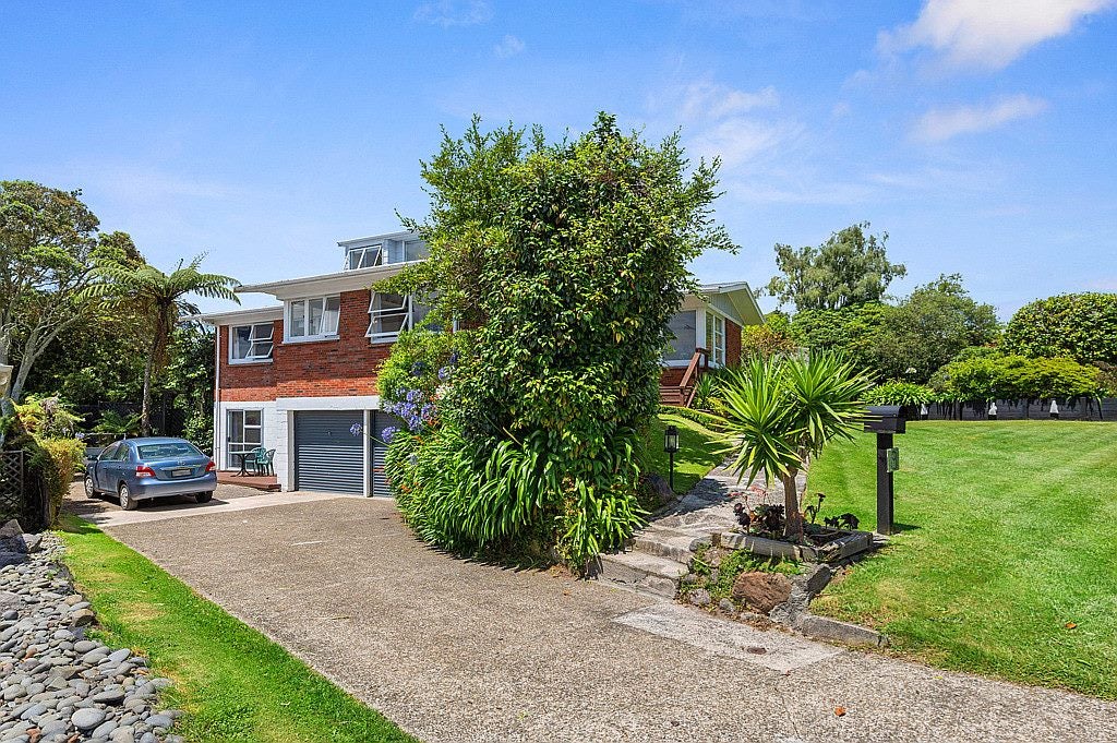 8 Day Place, Springfield, Rotorua - Carousel 1