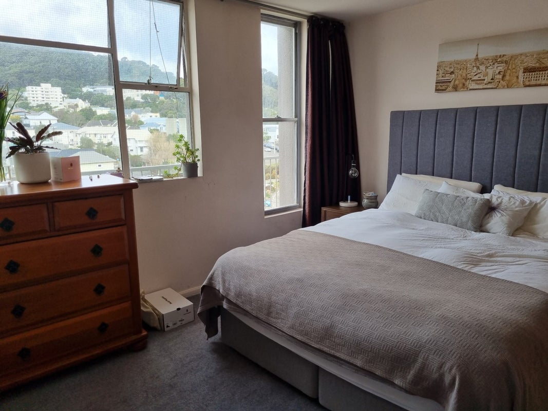 12/80 Kent Terrace, Mount Victoria, Wellington - Carousel 1