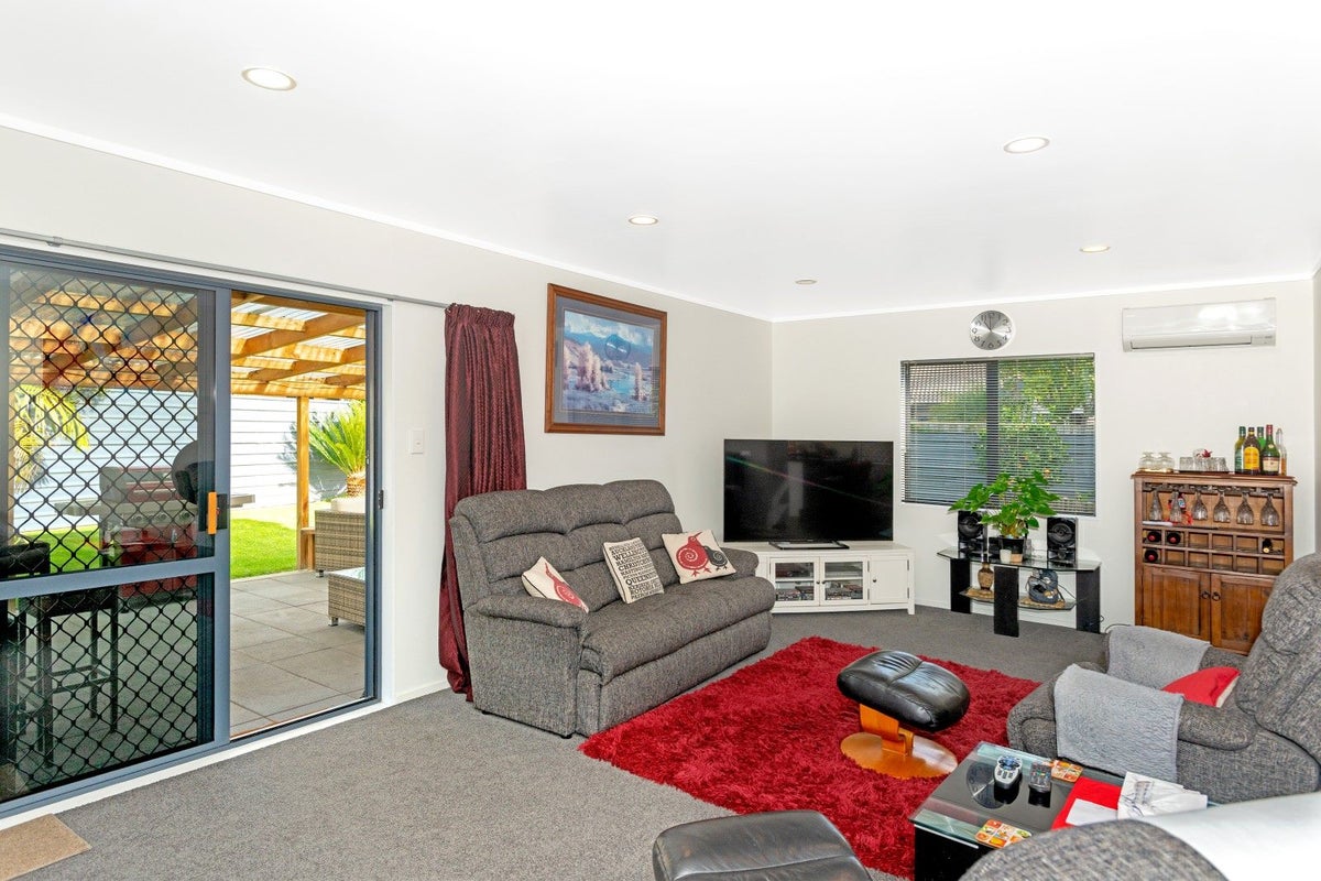 32 Ruru Avenue, Lytton West, Gisborne - Carousel 2