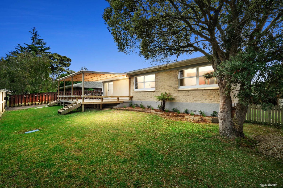 18 Huber Street, Weymouth, Auckland - Carousel 1