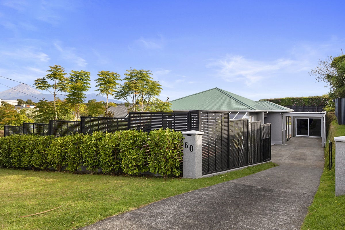 60 Ballance Street, Lower Vogeltown, New Plymouth - Carousel 22