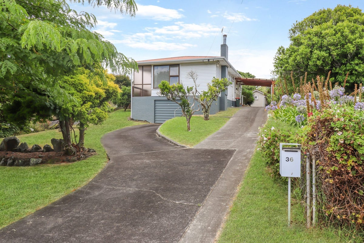 36 Sullivan Avenue, Mangere Bridge, Auckland - Carousel 1