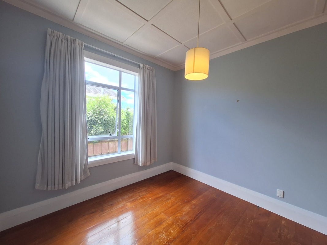 1/211 Onewa Road, Birkenhead, Auckland - Carousel 2