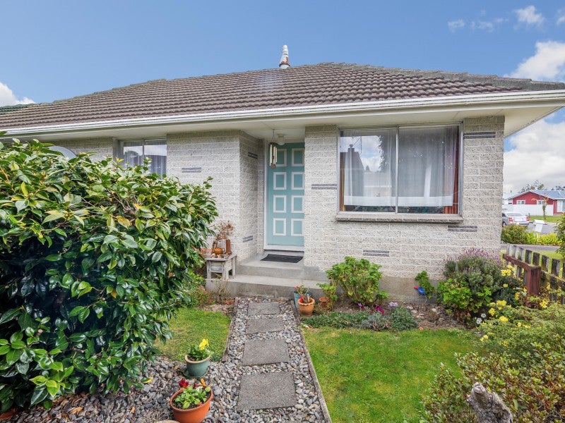 2/58 Oregon Drive, Maoribank, Upper Hutt - Carousel 2