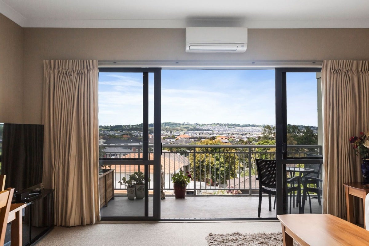 40/128 Stancombe Road, Flat Bush, Auckland - Carousel 2
