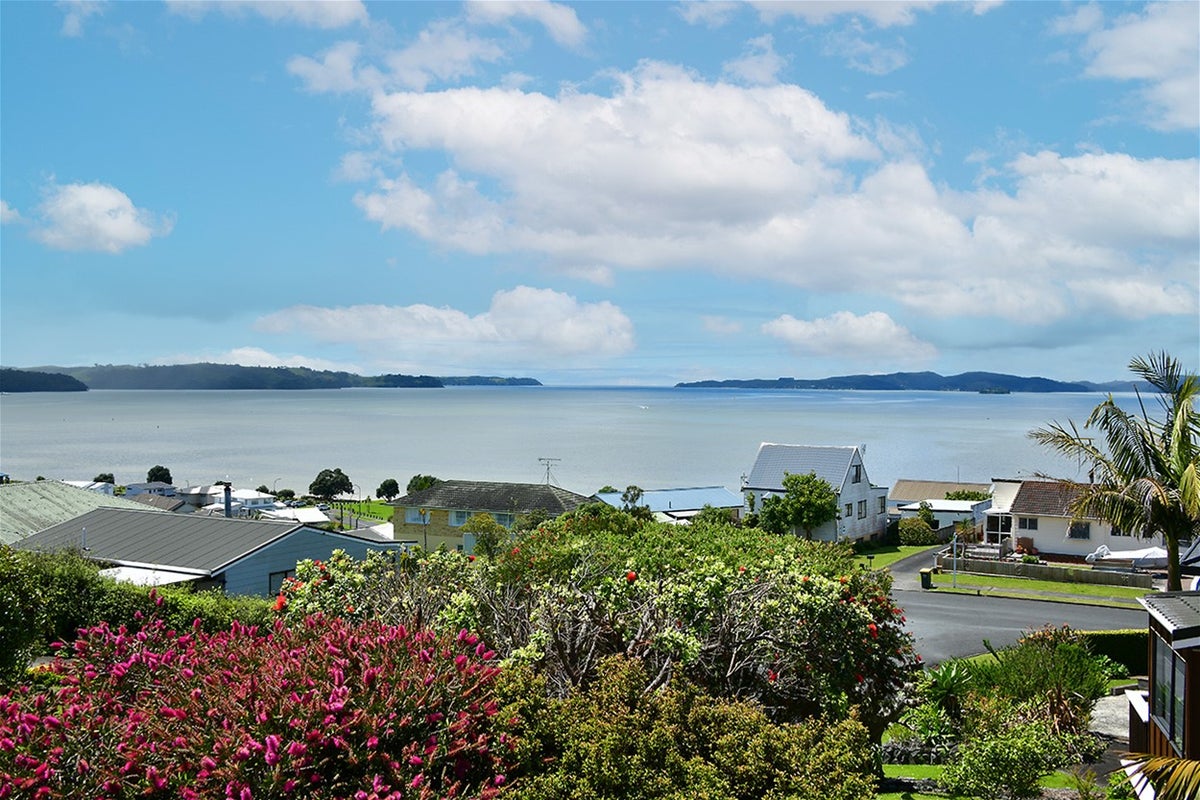 6 Te Kapa Place, Snells Beach, Snells Beach - Carousel 1