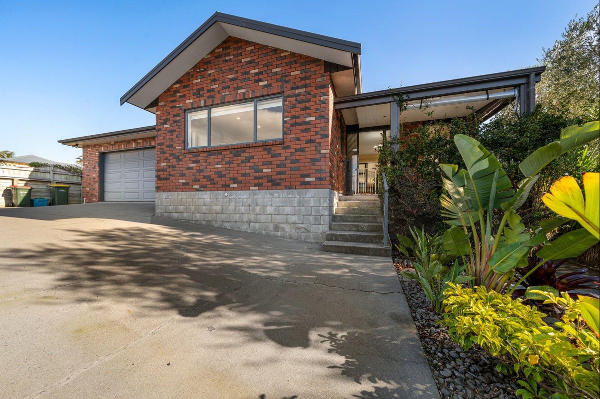 69F Karamea Street, Whalers Gate, New Plymouth - Carousel 1
