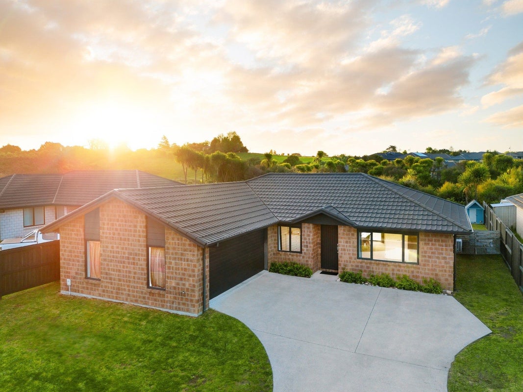 22 Kawariki Drive, Baverstock, Hamilton - Carousel 1