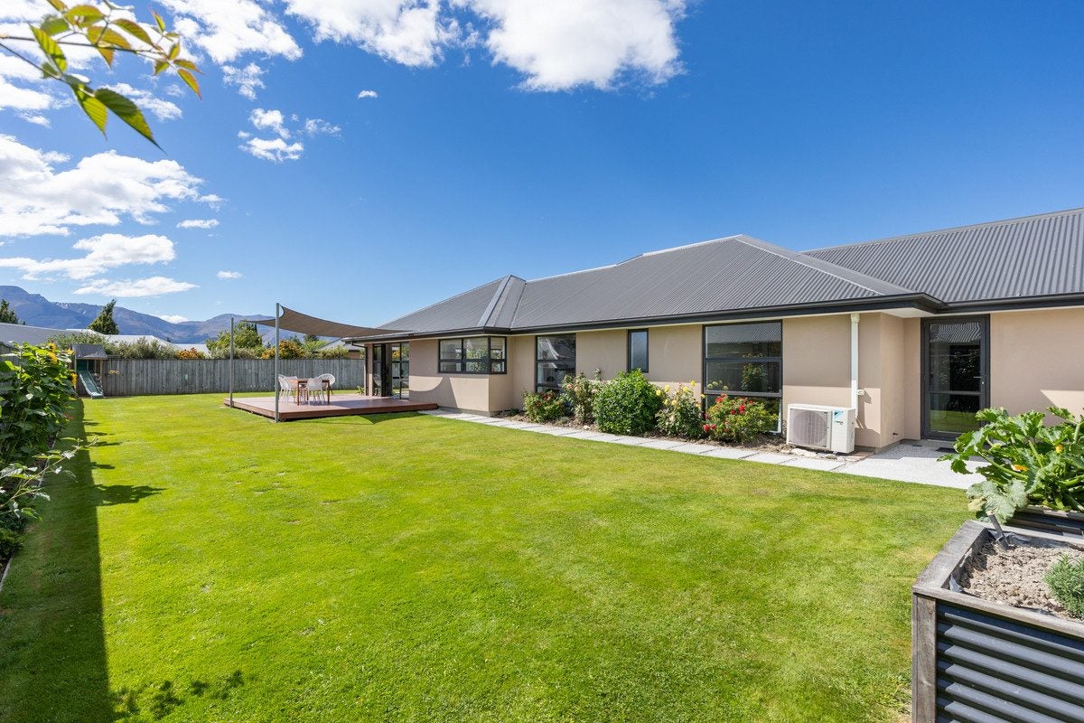 13 Judge and Jury Drive, Lake Hayes, Queenstown - Carousel 1