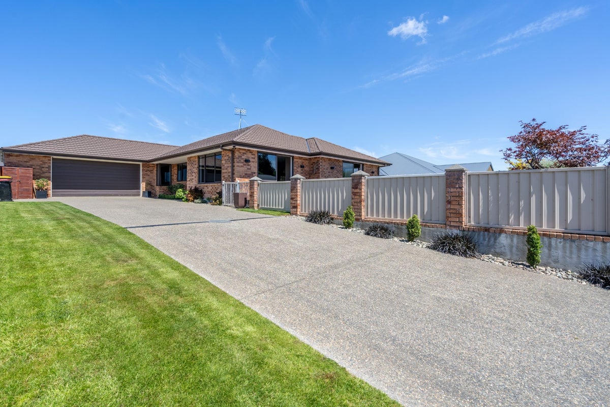 51 Hoffman Court, Waikiwi, Invercargill - Carousel 1