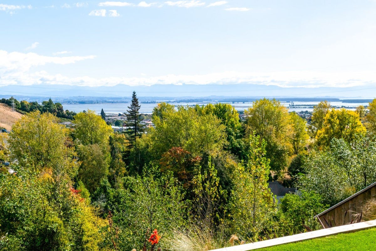 23 Hill Tops Way, Stoke, Nelson - Carousel 2
