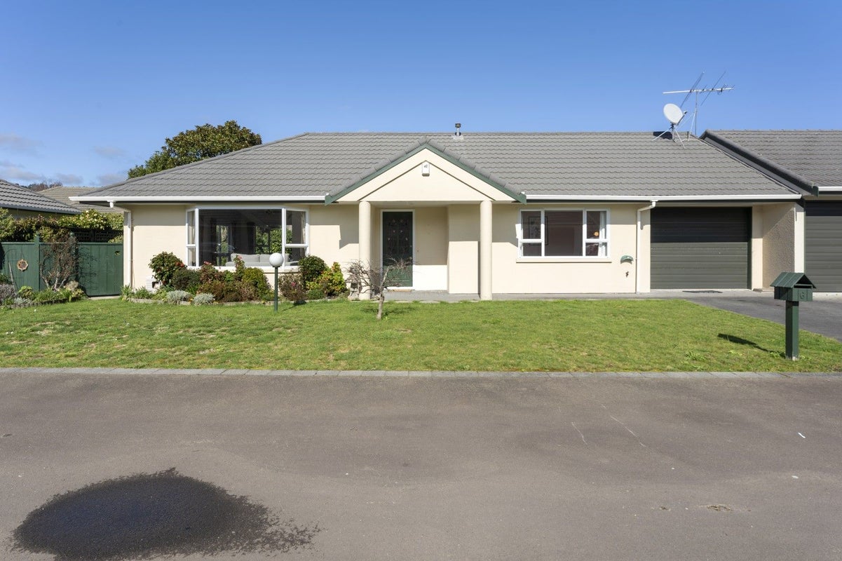 6 Millwood Place, Silverstream, Upper Hutt - Carousel 1
