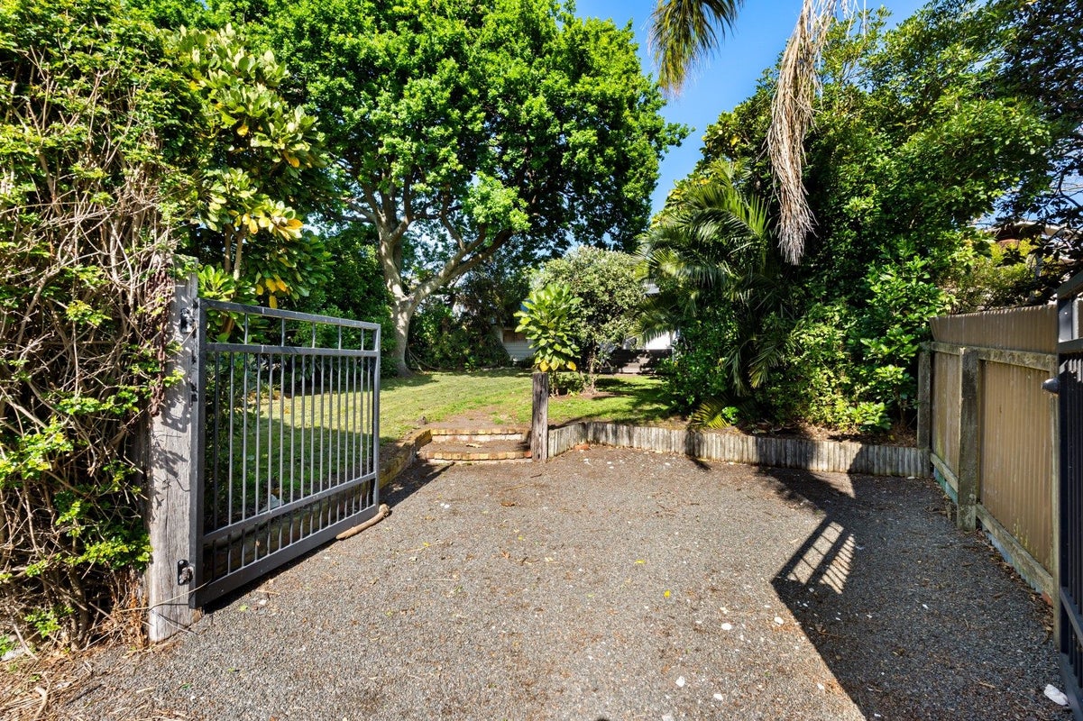 70 Gillies Crescent, Waimarama, Havelock North - Carousel 2