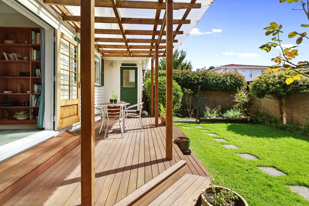 49A Kings Crescent, Hutt Central, Lower Hutt - Carousel 2