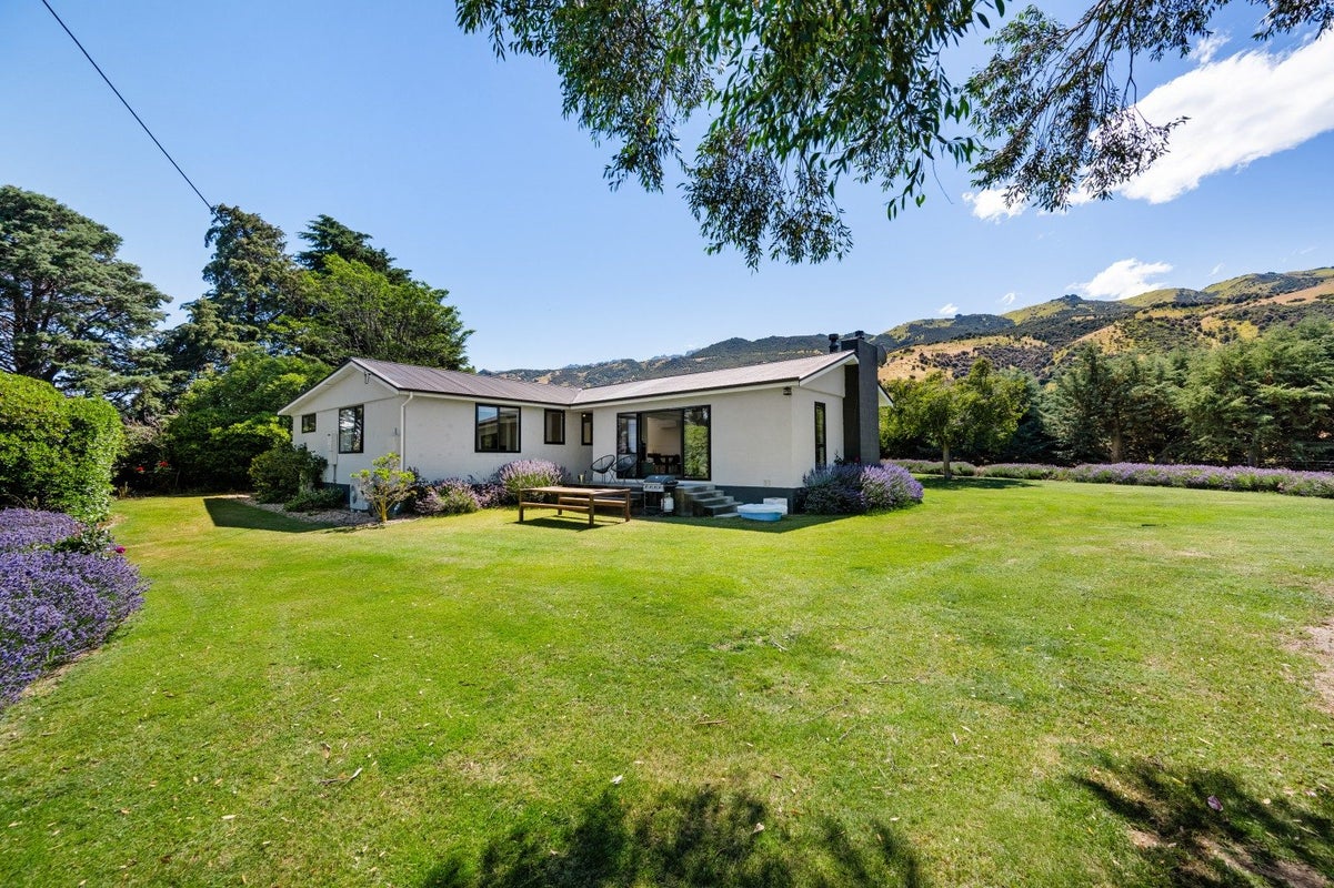 1997 Luggate-Cromwell Road, Queensberry, Cromwell - Carousel 1