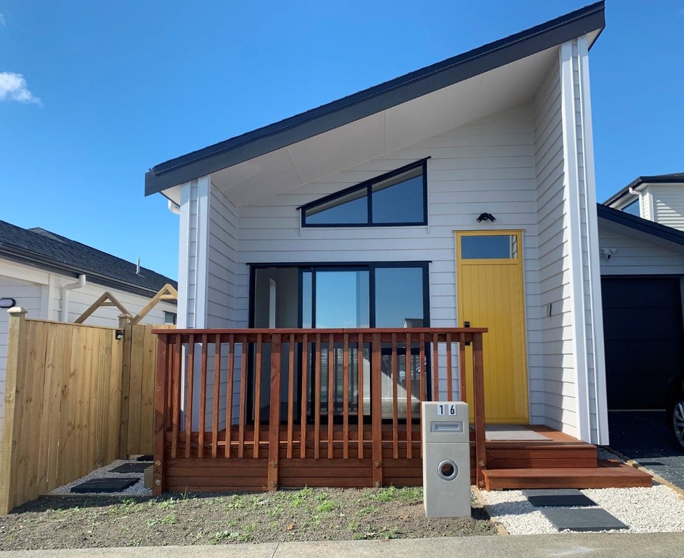 16 Noia Way, Karaka, Papakura - Carousel 1