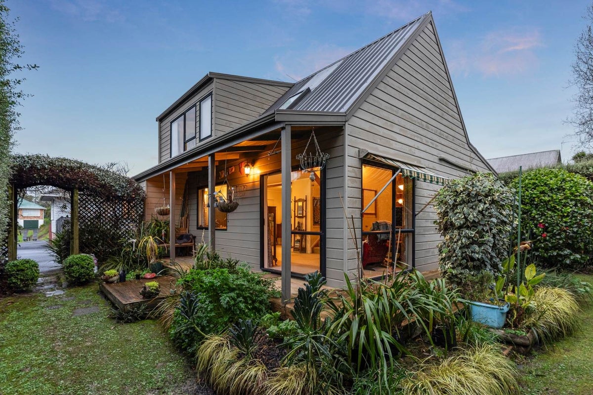 21A Rathlin Street, Blockhouse Bay, Auckland City, Auckland - Carousel 1