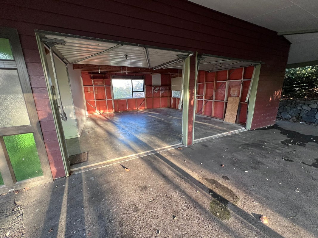 285 Point View Drive, Shamrock Park, Auckland - Carousel 2