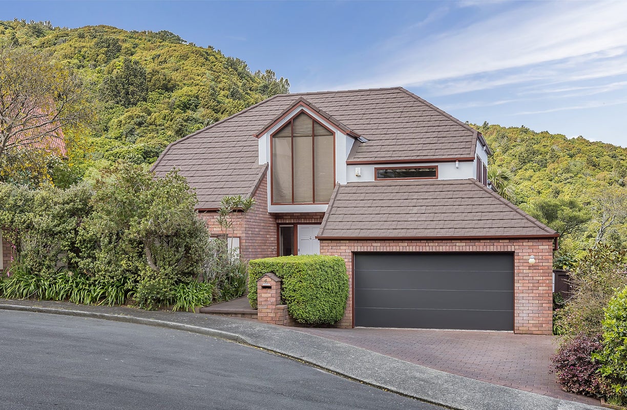 4 Andaman Grove, Khandallah, Wellington - Carousel 1