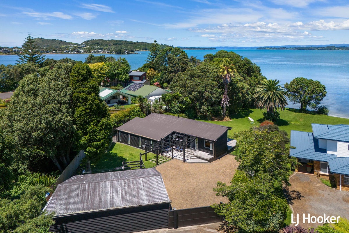 13 Waione Avenue, Athenree, Waihi Beach - Carousel 28