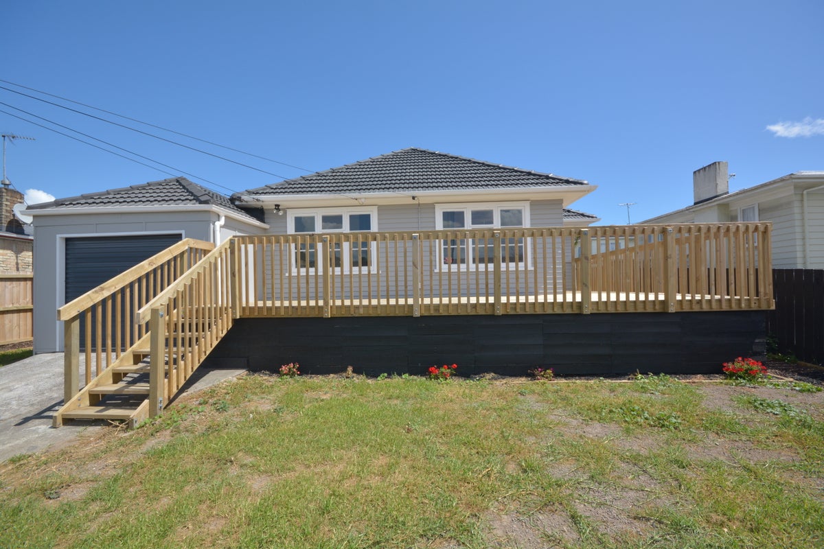 13 Fields Road, Manurewa, Auckland - Carousel 1