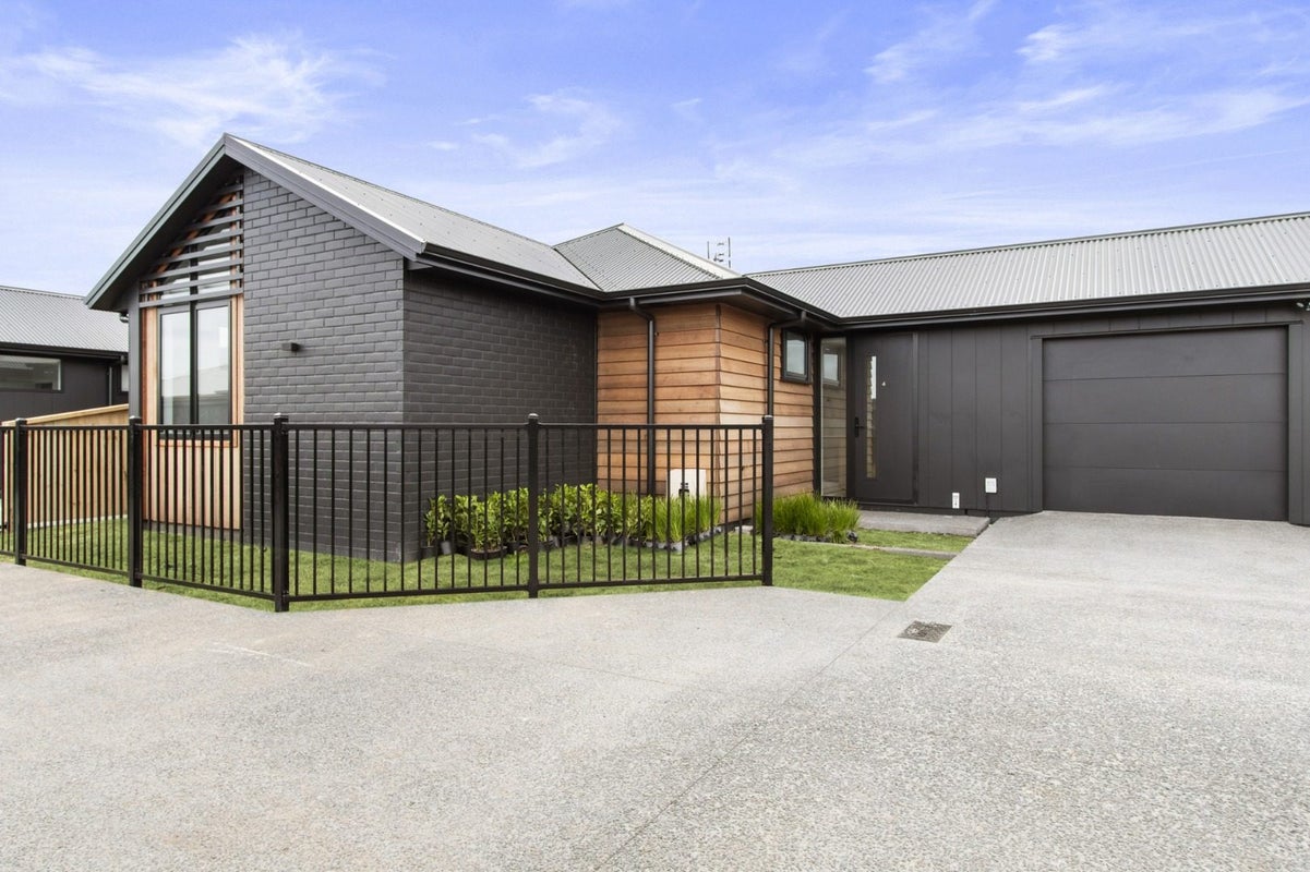 4/9 Kingsley Street, St Andrews, Hamilton - Carousel 1