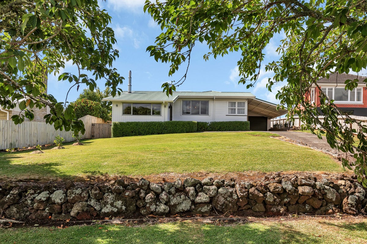 8 Clarkson Crescent, Maunu, Whangarei - Carousel 1